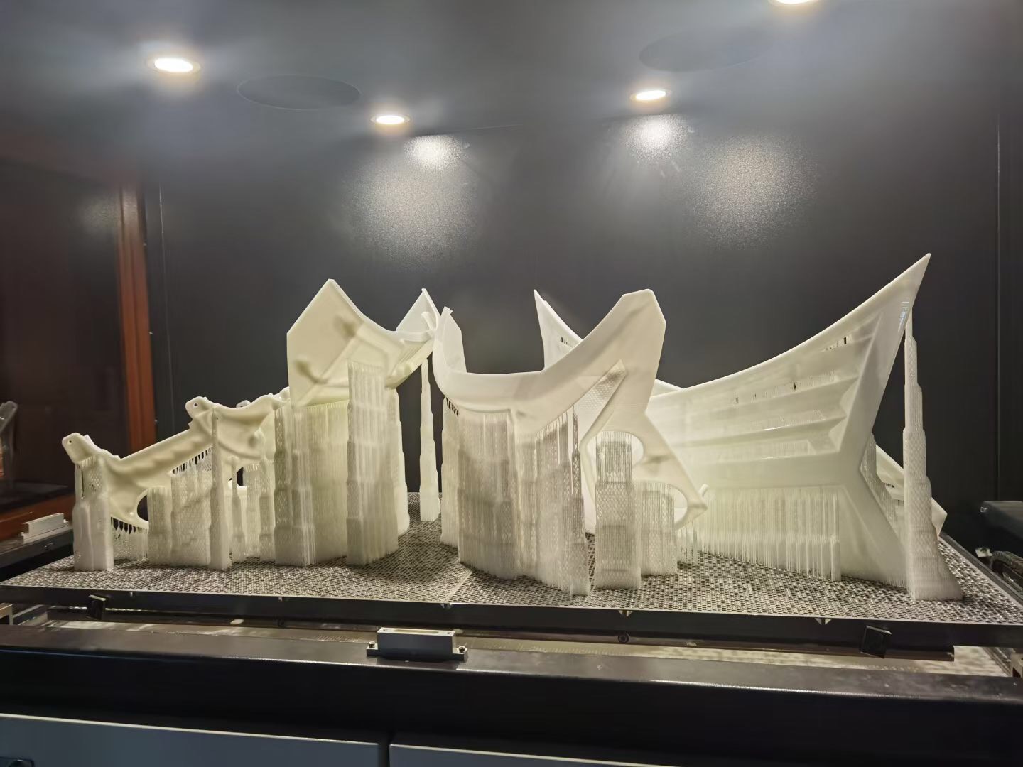 工業(yè)級超大尺寸3D打印機(jī)——3DSL-1600型光固化3D打印機(jī)